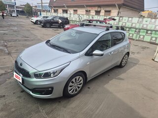 2015 Kia Ceed II Рестайлинг, серебристый, 1500000 рублей, вид 1