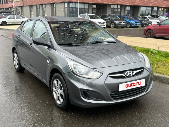 2012 Hyundai Solaris I, серый, 660000 рублей - вид 2
