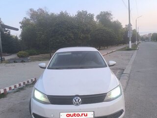 2015 Volkswagen Jetta VI Рестайлинг, белый, 820000 рублей, вид 2