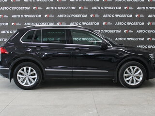 2018 Volkswagen Tiguan II, чёрный, 2073000 рублей, вид 2
