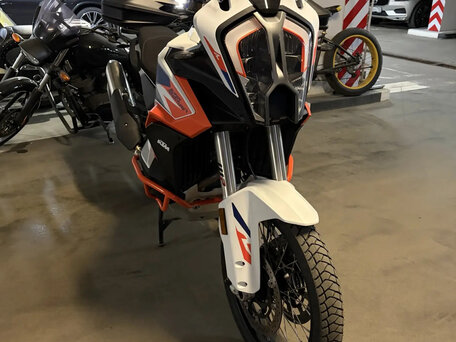 2023 KTM 1290 Super Adventure R, белый, 1650000 рублей, вид 3