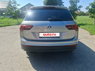 2020 Volkswagen Tiguan II, серый, 2050000 рублей, вид 3