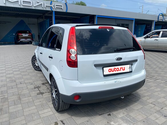 2007 Ford Fiesta Mk5, белый, 400000 рублей - вид 6