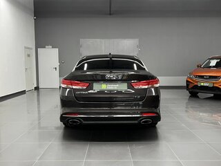 2017 Kia Optima IV, коричневый, 1690000 рублей, вид 4