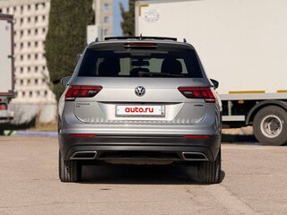 2019 Volkswagen Tiguan Allspace II, серебристый, 2450000 рублей, вид 4