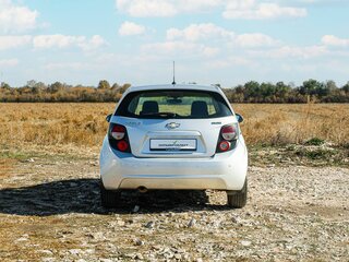 2012 Chevrolet Aveo II, серебристый, 670000 рублей, вид 4