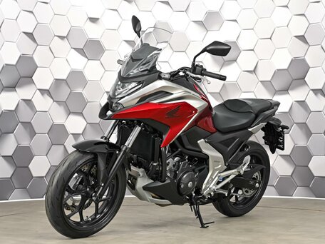 2023 Honda NC 750X, красный, 999000 рублей, вид 2