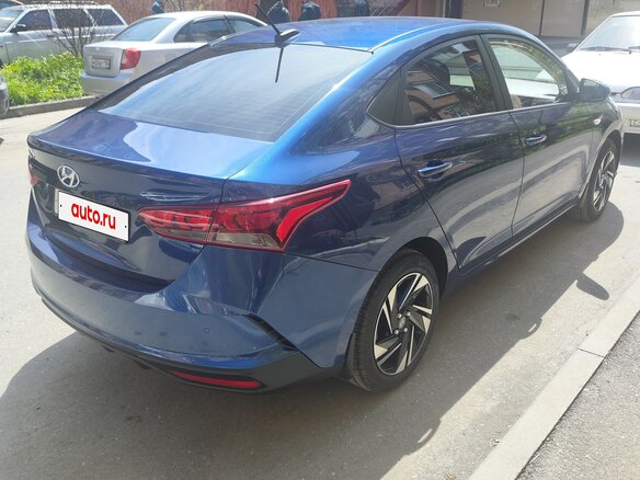 2021 Hyundai Solaris II Рестайлинг, синий, 1820000 рублей - вид 3