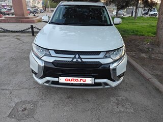 2022 Mitsubishi Outlander III Рестайлинг 3, белый, 2700000 рублей, вид 1
