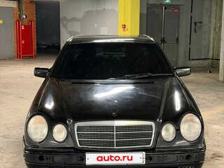 1999 Mercedes-Benz E-Класс 240 II (W210, S210) Рестайлинг, чёрный, 315000 рублей, вид 3