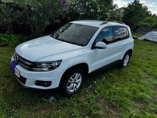 2014 Volkswagen Tiguan I Рестайлинг, белый, 1900000 рублей, вид 1