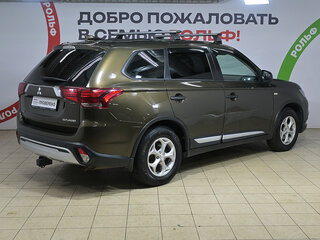 2019 Mitsubishi Outlander III Рестайлинг 3, коричневый, 1830000 рублей, вид 4