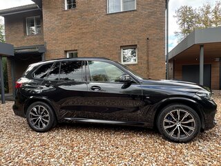 2021 BMW X5 30d IV (G05/G18), чёрный, 6500000 рублей, вид 2