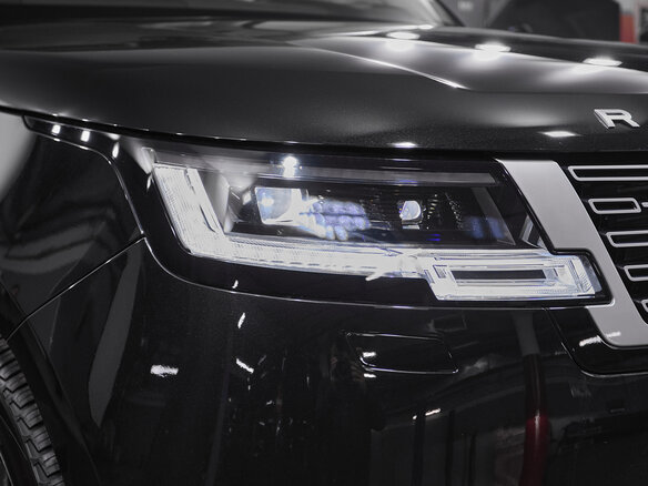 2025 Land Rover Range Rover P530 MHEV V, чёрный, 31800000 рублей - вид 2