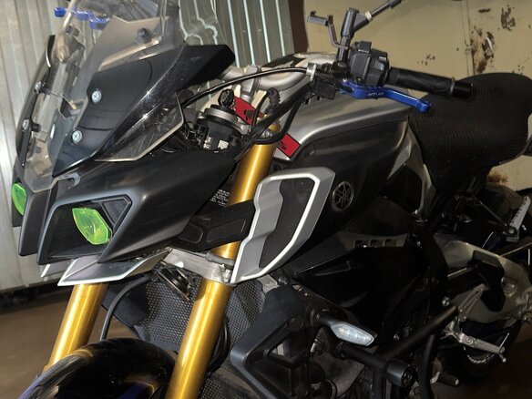 2017 Yamaha MT-10SP, серебристый, 1240000 рублей - вид 9