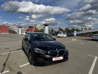 2021 BMW 1 серии 116d III (F40), чёрный, 1850000 рублей, вид 4