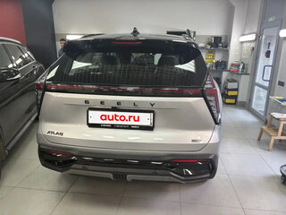 2024 Geely Atlas II, серебристый, 3050000 рублей, вид 3