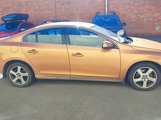 2012 Volvo S60 II, оранжевый, 1550000 рублей, вид 4
