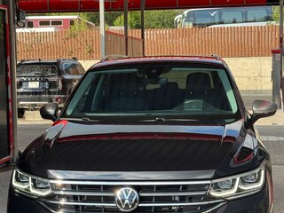 2022 Volkswagen Tiguan Allspace II Рестайлинг, чёрный, 3100000 рублей, вид 2