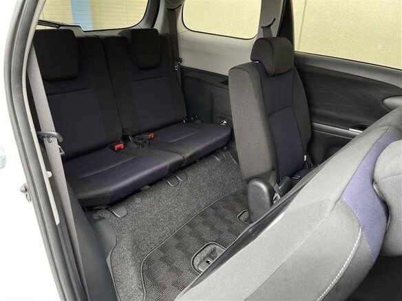 2017 Toyota Wish II Рестайлинг, белый - вид 15