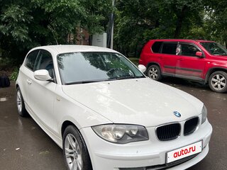 2011 BMW 1 серии 116i I (E81/E82/E87/E88) Рестайлинг, белый, 800000 рублей, вид 2