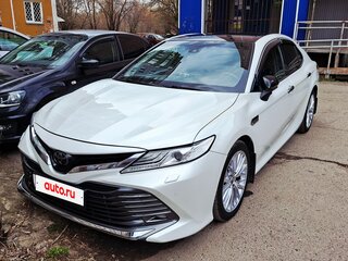 2019 Toyota Camry VIII (XV70), белый, 3000000 рублей, вид 1