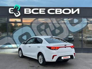 2018 Kia Rio IV, белый, 1587000 рублей, вид 3