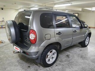 2011 Chevrolet Niva I Рестайлинг, серый, 350000 рублей, вид 3