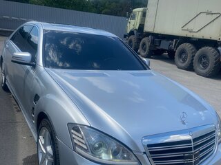 2008 Mercedes-Benz S-Класс 550 V (W221), серебристый, 1299999 рублей, вид 2