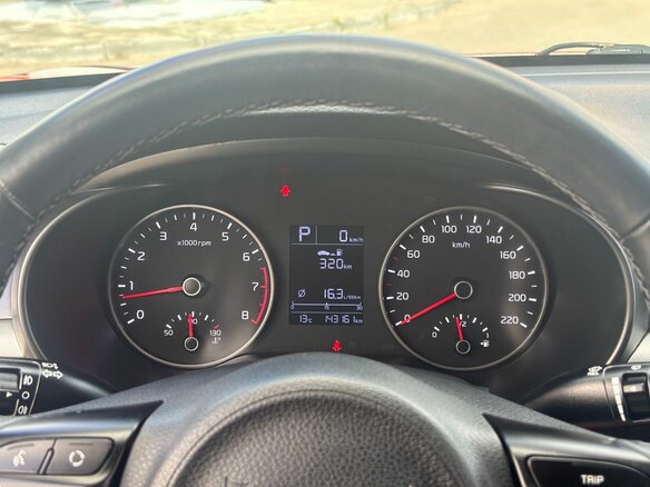 2018 Kia Rio IV, красный - вид 12