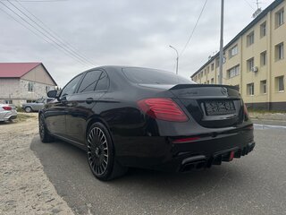 2016 Mercedes-Benz E-Класс 200 V (W213, S213, C238), чёрный, 2650000 рублей, вид 5
