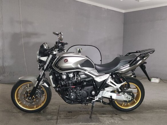 2021 Honda CB 1300, серебристый, 1390000 рублей - вид 1