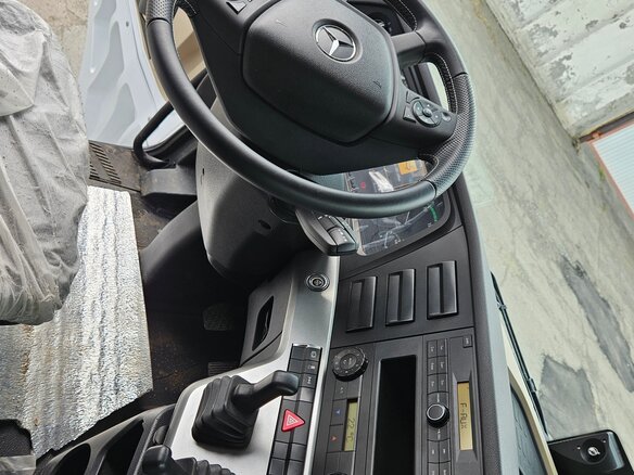 2023 Mercedes-Benz Actros, белый, 17500000 рублей - вид 20