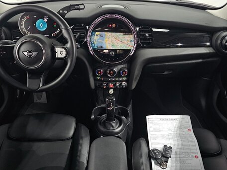 2022 Mini Hatch Cooper III (F55/F56) Рестайлинг 2, чёрный, 1795000 рублей, вид 5