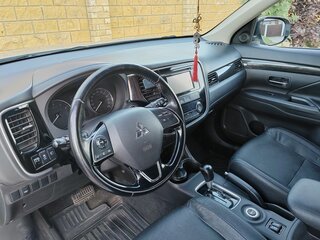 2016 Mitsubishi Outlander III Рестайлинг 2, серебристый, 1850000 рублей, вид 5