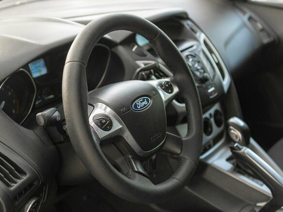 2012 Ford Focus III, серебристый, 800000 рублей - вид 10