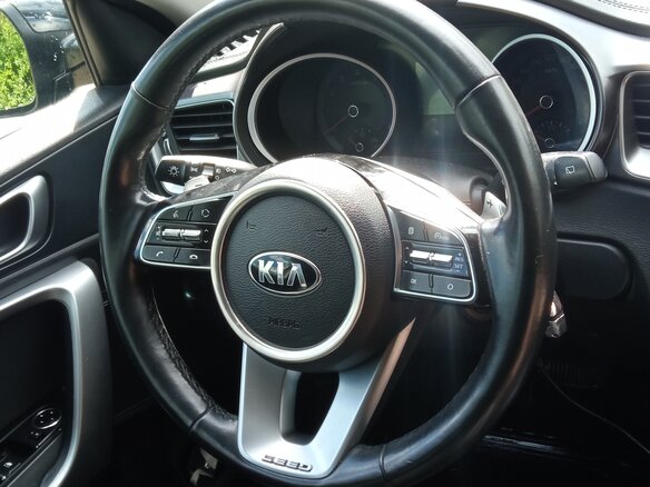 2018 Kia Ceed III, чёрный, 1550000 рублей - вид 15