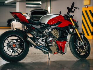 2021 Ducati Streetfighter V4, красный, 1900000 рублей, вид 3