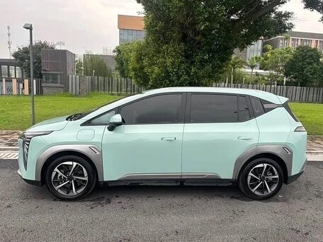 2024 Aion Y Plus 61.7 kWh, зелёный, 1670000 рублей, вид 3