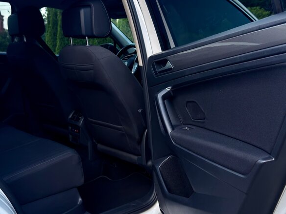 2022 Volkswagen Tiguan Allspace II Рестайлинг, белый - вид 28