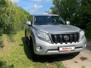2014 Toyota Land Cruiser Prado 150 Series Рестайлинг 1, серебристый, 2950000 рублей, вид 2