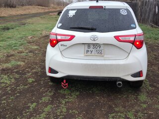 2017 Toyota Vitz III (XP130) Рестайлинг, белый, 850000 рублей, вид 2