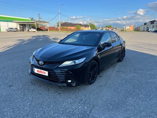 2021 Toyota Camry VIII (XV70) Рестайлинг, чёрный, 2980000 рублей, вид 1