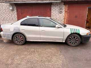 2002 Mitsubishi Galant VIII Рестайлинг, белый, 200000 рублей, вид 2