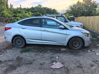 2016 Hyundai Solaris I Рестайлинг, серебристый, 950000 рублей, вид 3