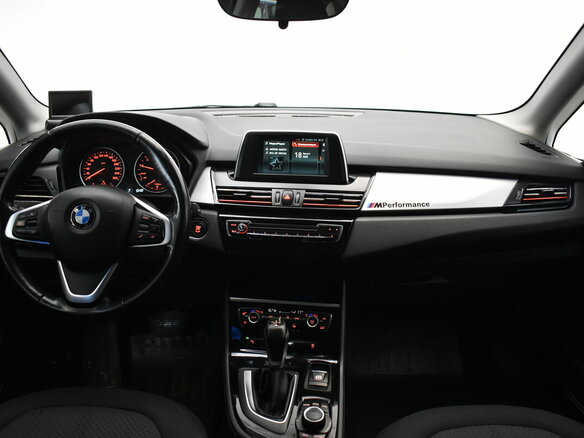 2017 BMW 2 серии Active Tourer 218i F45, чёрный, 830000 рублей - вид 4