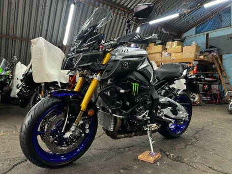 2017 Yamaha MT-10SP, серебристый, 1390000 рублей, вид 2