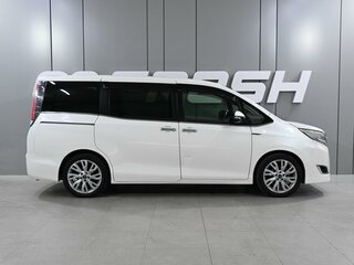 2017 Toyota Esquire I Рестайлинг, белый, 2289000 рублей, вид 5