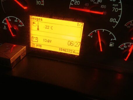 2004 Volvo VNL, белый, 2000000 рублей, вид 4