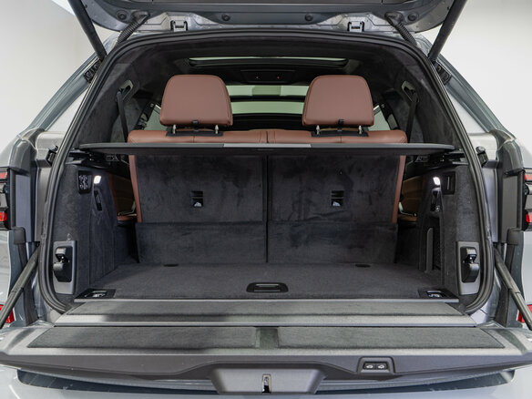 2026 BMW X7 40i I (G07) Рестайлинг, серый - вид 29